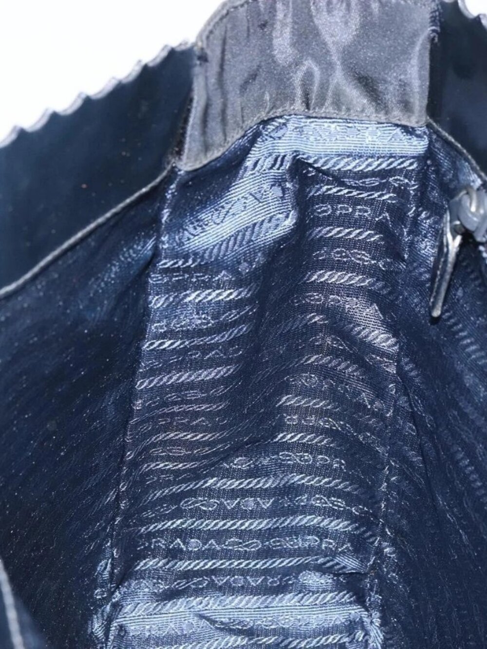 PRADA Hand Bag Enamel Black Silver Auth 160525 - Picture 13 of 16